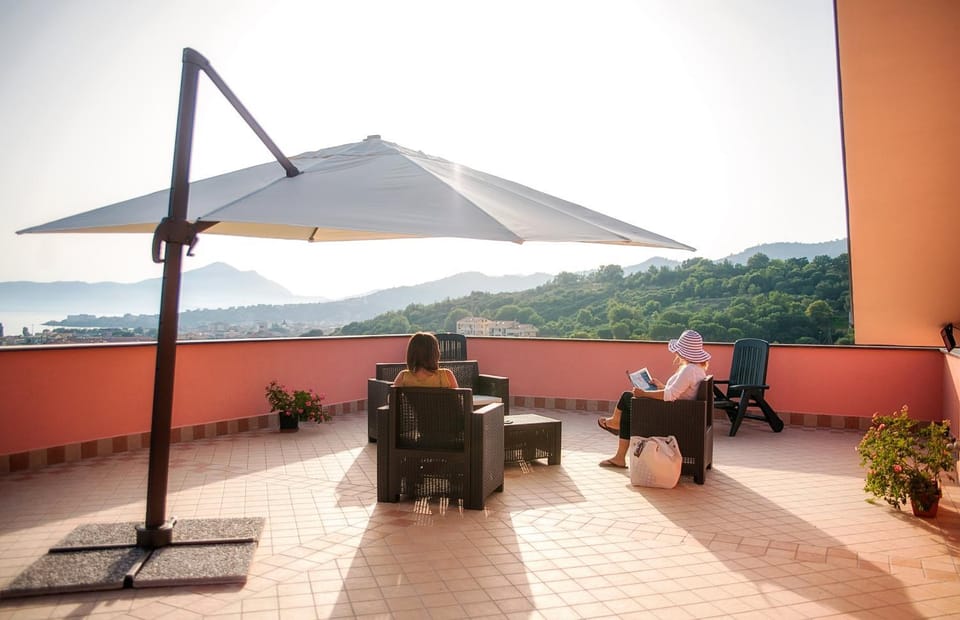 Balcony/Terrace, City view