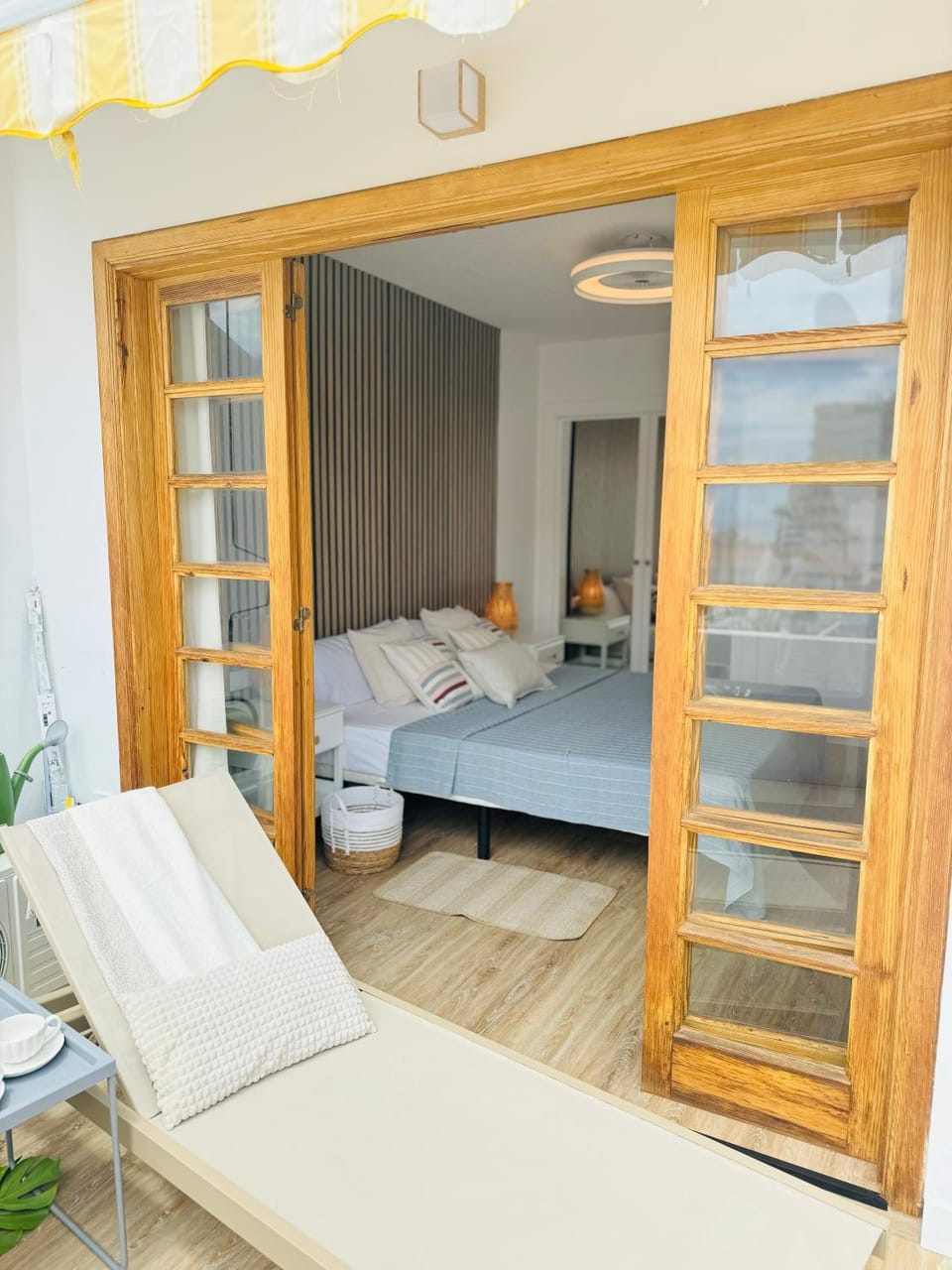 Bed, Balcony/Terrace, Photo of the whole room, Bedroom, sunbed, towels, wardrobe