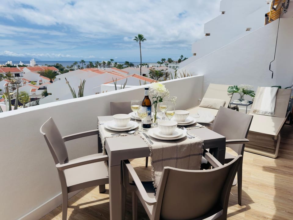 Day, Balcony/Terrace, Seating area, Sea view