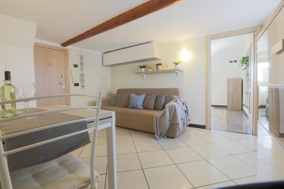 Living room, Photo of the whole room, Seating area, Dining area