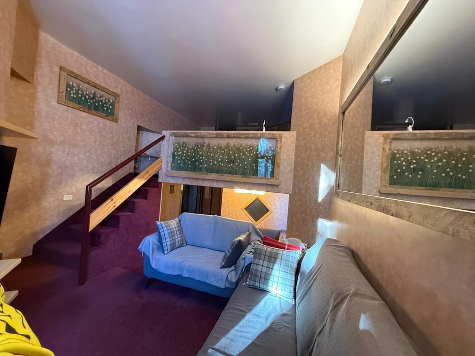 THE NEST Alpine Loft Ski-in Ski-out Apartment in Breuil-Cervinia