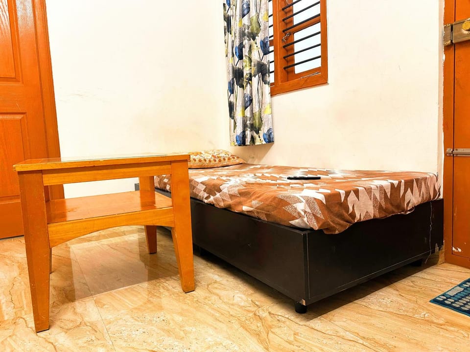 Cozy 2 bed room house with kitchen and wifi. Apartment in Bengaluru