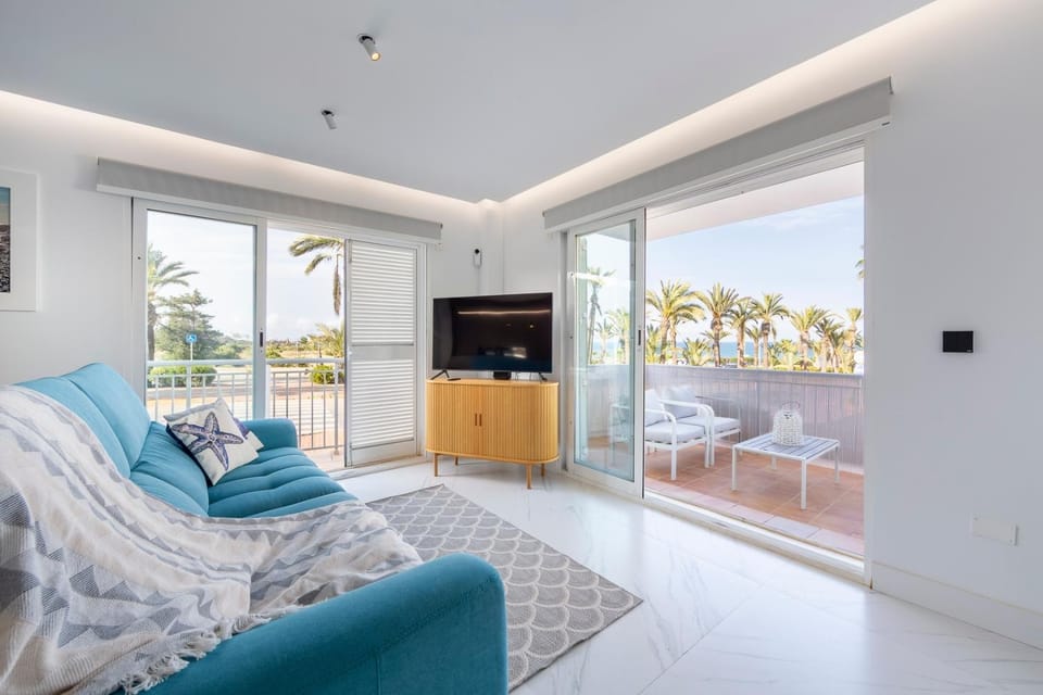 TV and multimedia, View (from property/room), Balcony/Terrace, Living room