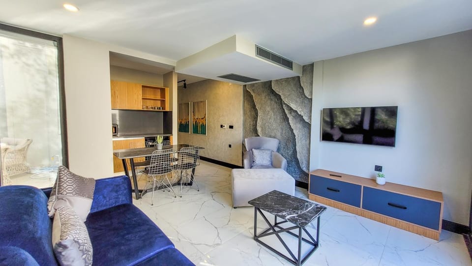 TV and multimedia, Kitchen or kitchenette, Living room