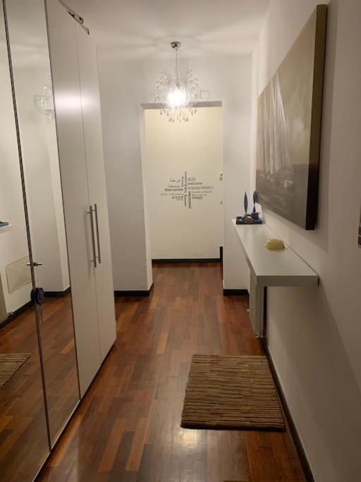 Facade/entrance, wardrobe