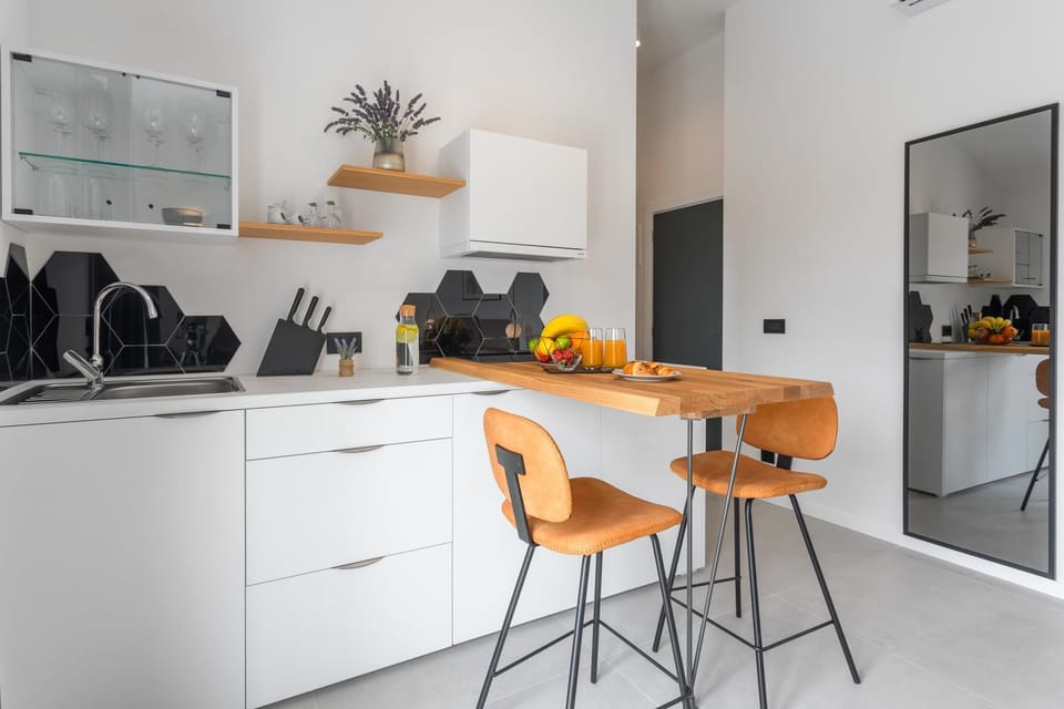 Kitchen or kitchenette, stove
