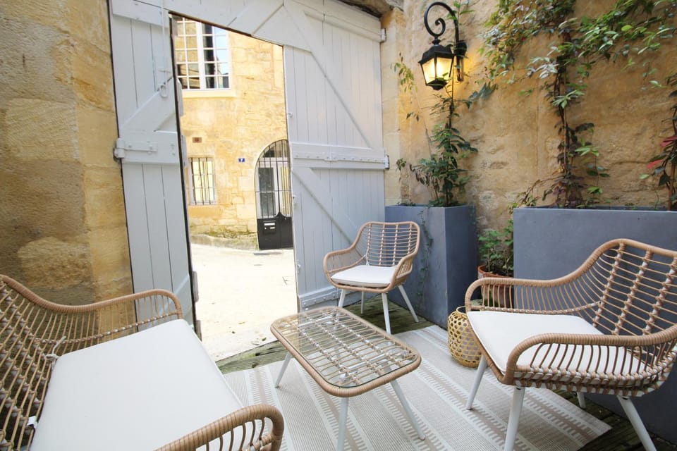 Patio, Balcony/Terrace