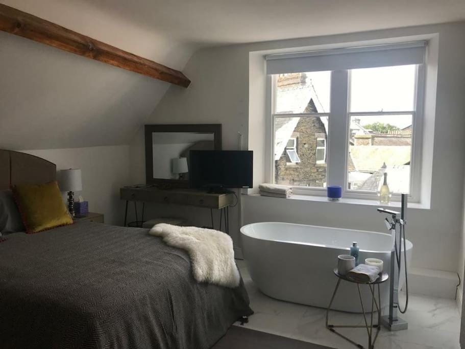 The Penthouse in Windermere Apartment in Windermere