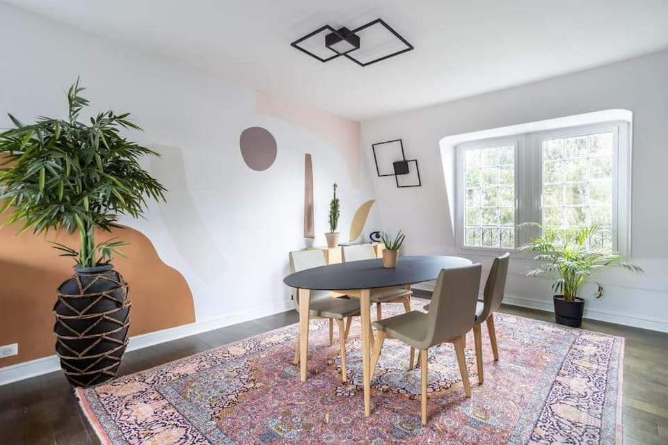 Appartement de 100m2 dans un parc à 20 mn du centre de Paris Apartment in Saint-Cloud