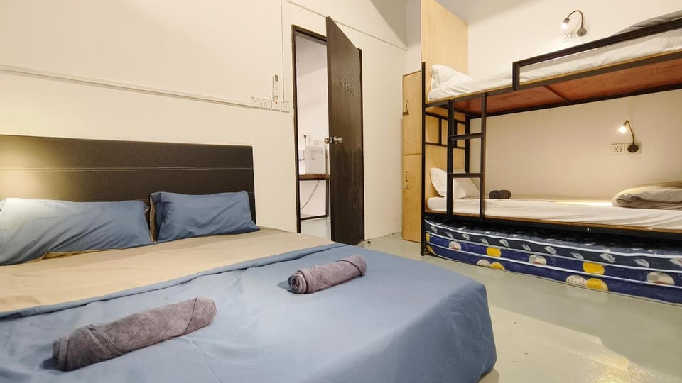 Photo of the whole room, Bedroom