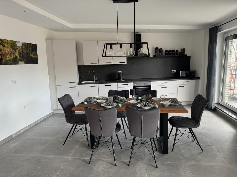 Coffee/tea facilities, Kitchen or kitchenette, Seating area, Dining area, minibar, pet friendly, stove