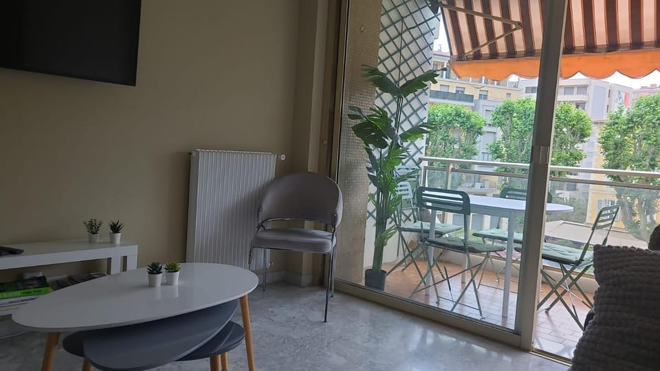 Patio, View (from property/room), Balcony/Terrace, Living room