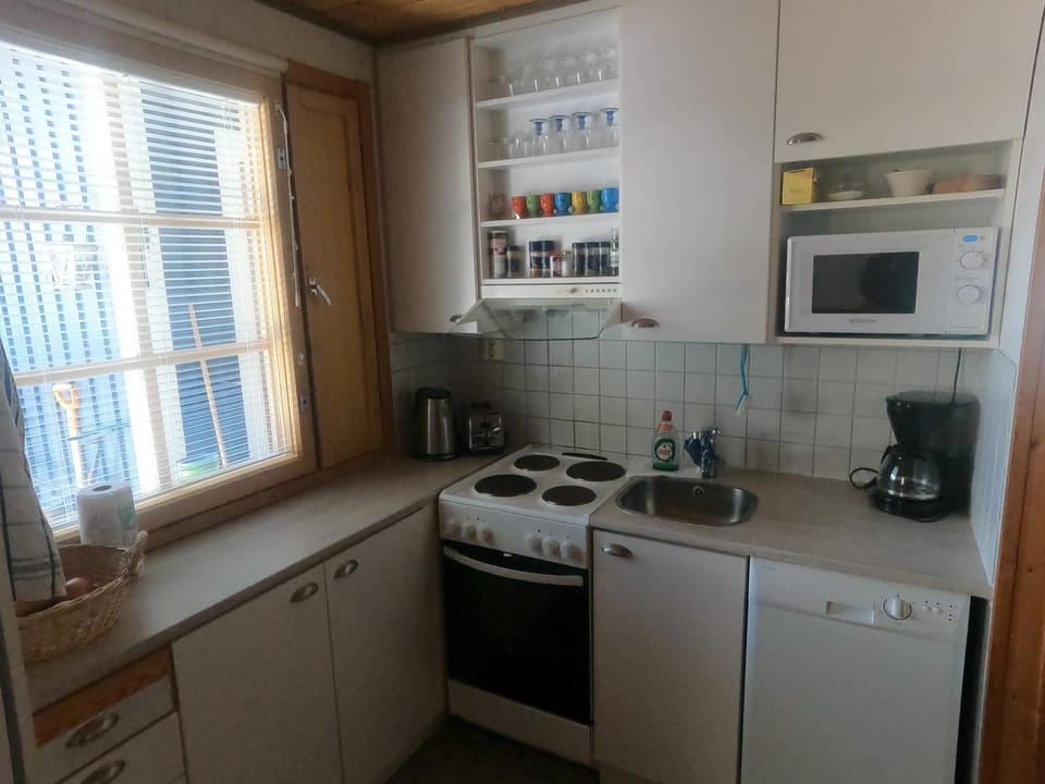Coffee/tea facilities, Kitchen or kitchenette, dishwasher, minibar, pet friendly, stove