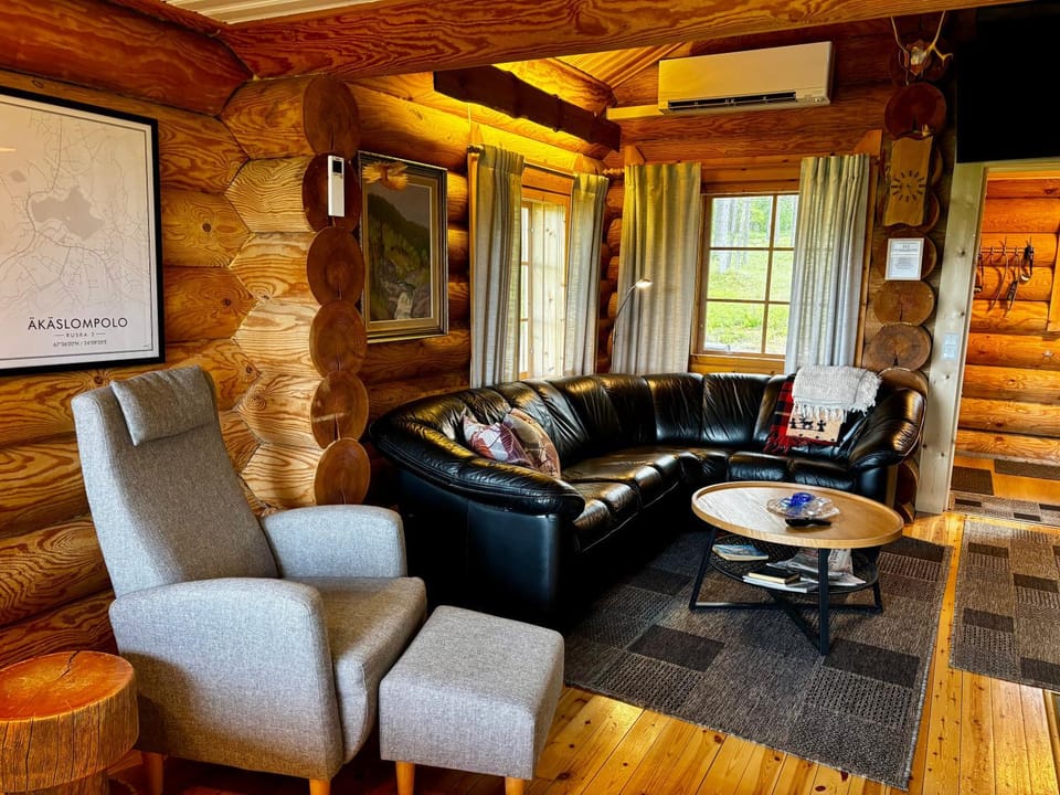 Ruska 2, Ylläs, Äkäslompolo, Lapland - Log Cabin with Lake and Fell Scenery Cabin in Norrbotten County, Sweden