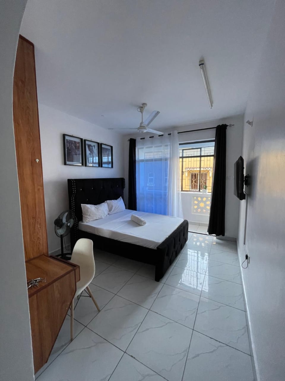Bed, Photo of the whole room