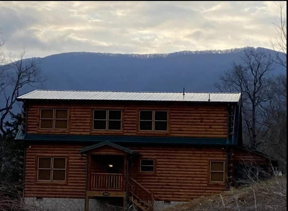 Country Memories House in Sevier County