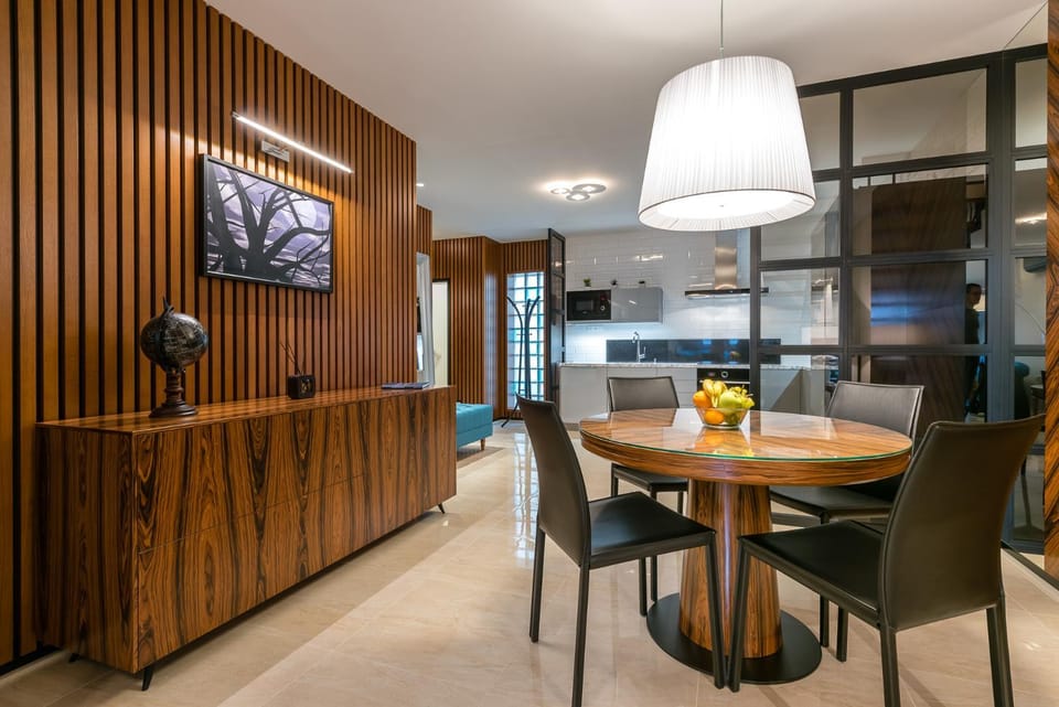 Seating area, Dining area
