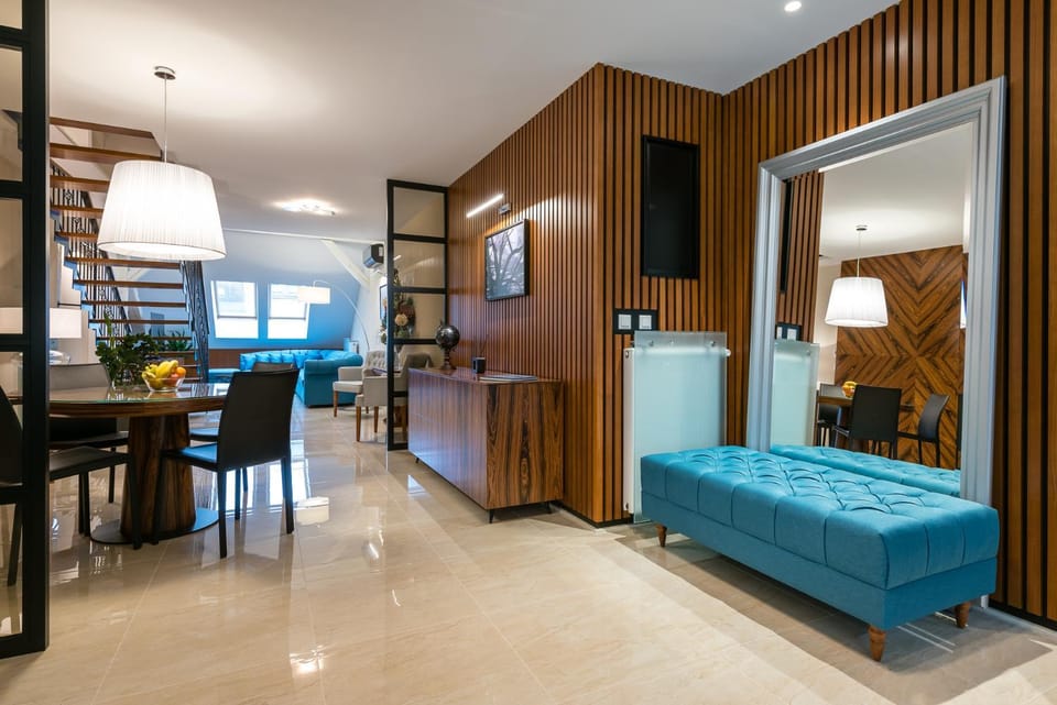 Living room, Seating area