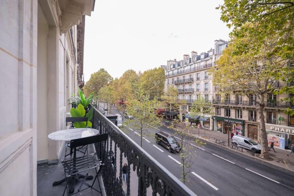 Modern and Cosy flat in the heart of Notre Dame Apartment in Paris