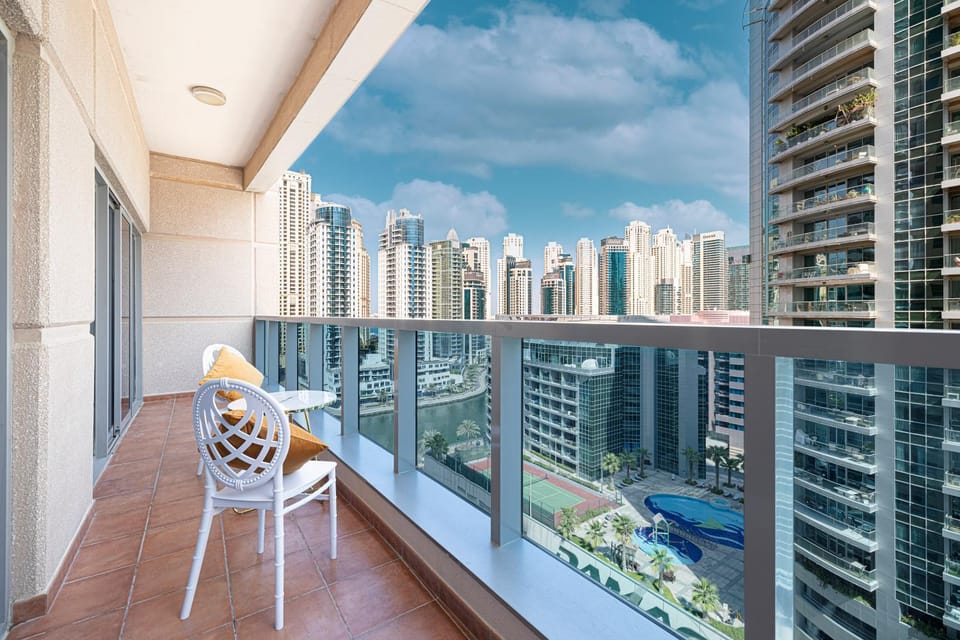 View (from property/room), Balcony/Terrace, Balcony/Terrace, Seating area, Bedroom, City view, Lake view, Lake view, Breakfast, Breakfast