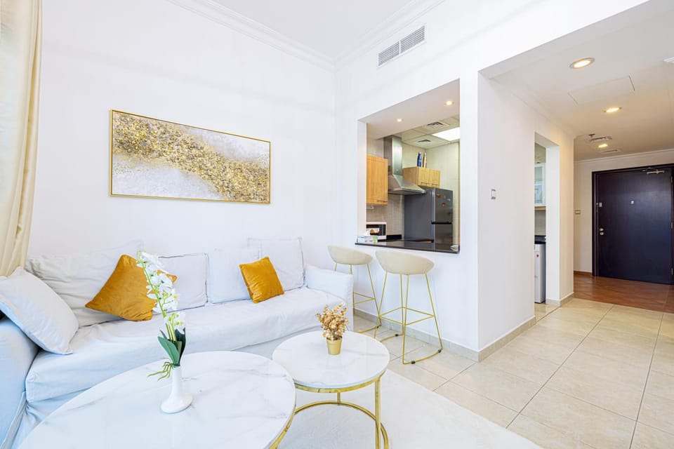 Kitchen or kitchenette, Living room, Seating area, Dining area, Breakfast, minibar, oven