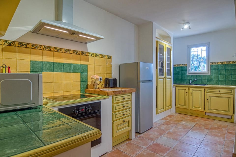 dishwasher, oven, stove, toaster