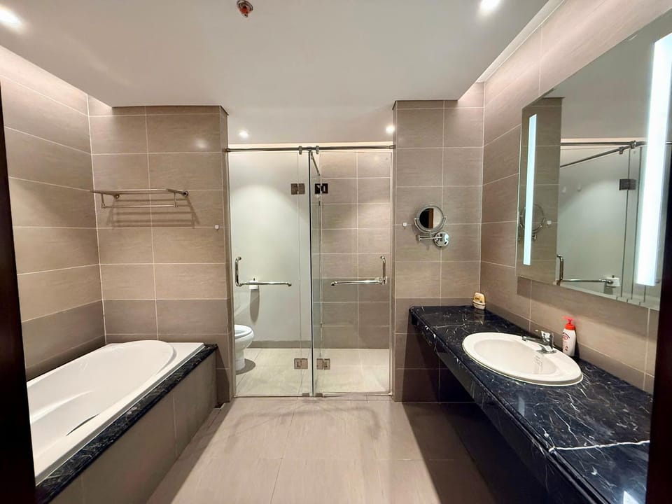 Luxury Apartment with Ocean View - 1 minute to beach Apartment in Da Nang