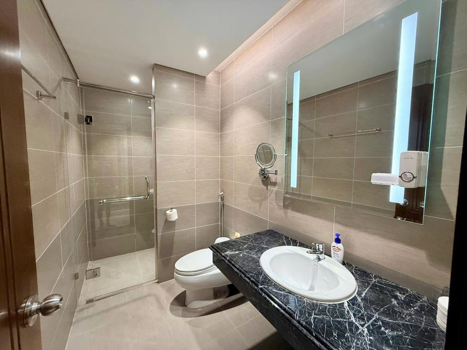 Luxury Apartment with Ocean View - 1 minute to beach Apartment in Da Nang