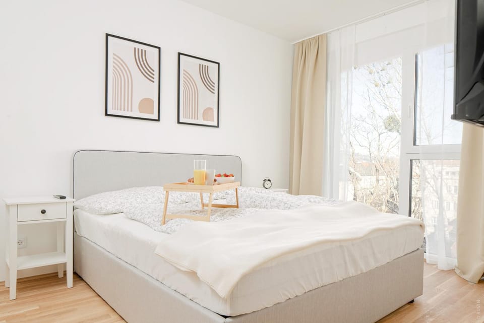 Whats-App Self-Check-IN - Apartment am Hauptbahnhof Apartment in Graz