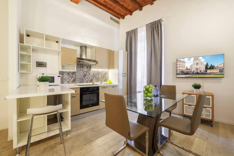Kitchen or kitchenette, Living room, Seating area, Dining area, minibar, pet friendly, stove