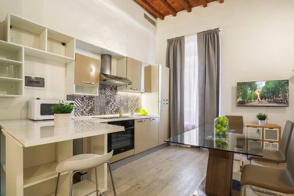 Kitchen or kitchenette, Dining area, minibar, pet friendly, stove