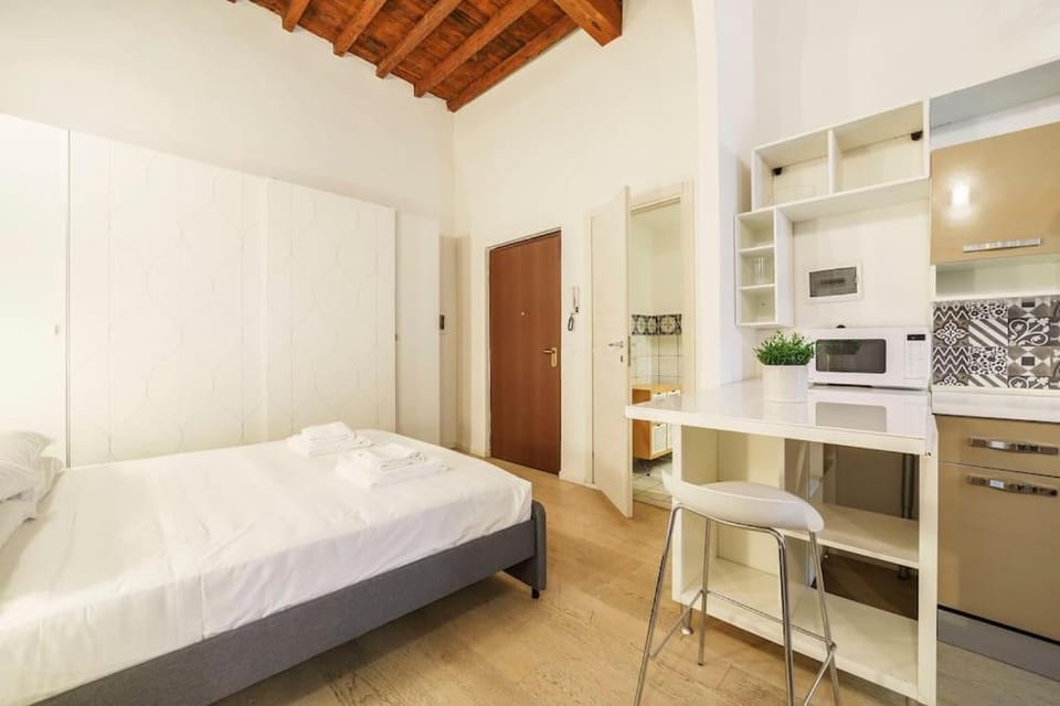 Bed, Kitchen or kitchenette, Photo of the whole room, Bedroom, minibar, wardrobe
