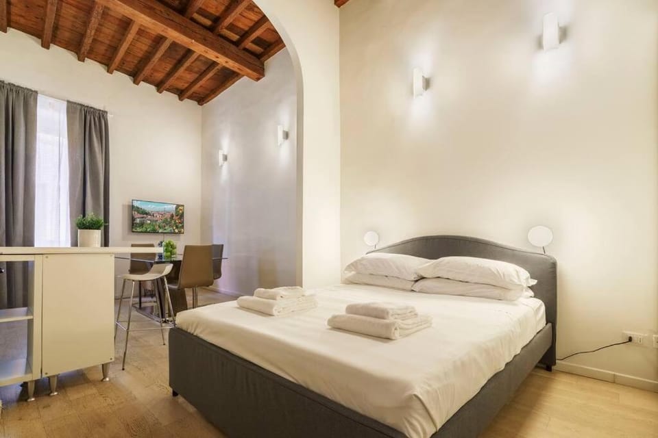 Bed, Photo of the whole room, Bedroom, hair dresser, towels