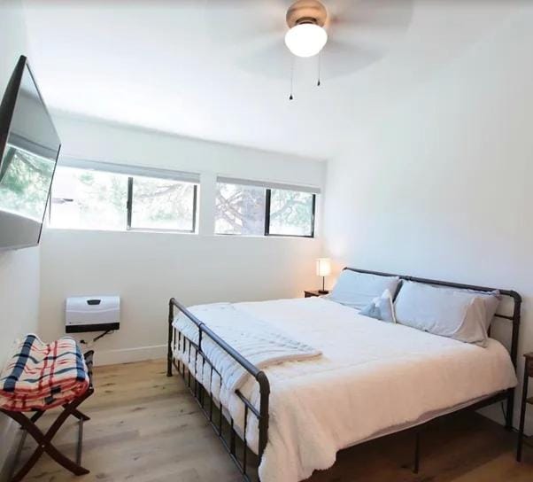 New Listing 2 bedroom +Loft 2 bath Summit E Bldg. #8 condo sleeps 8, Steps to Eagle Lodge/Chair #15 House in Mammoth Lakes