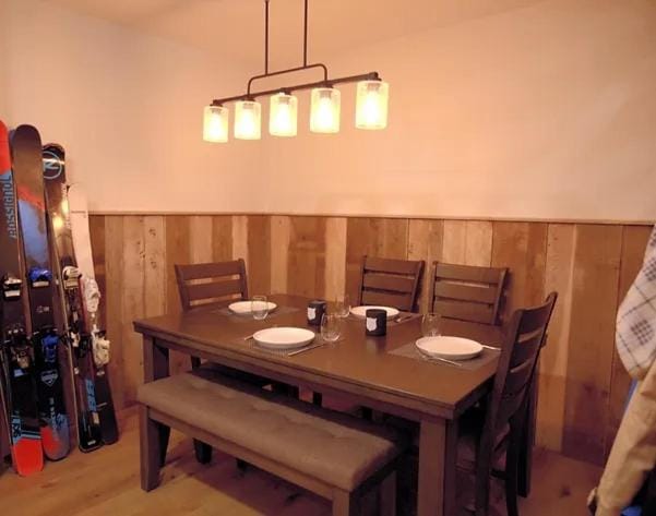New Listing 2 bedroom +Loft 2 bath Summit E Bldg. #8 condo sleeps 8, Steps to Eagle Lodge/Chair #15 House in Mammoth Lakes