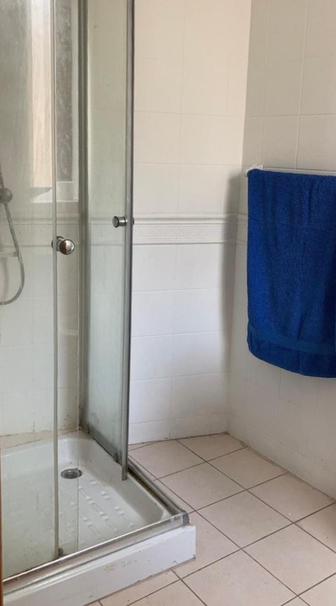 Double bedroom with ensuite in spacious corner apartment Vacation rental in Malta
