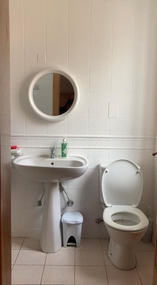 Double bedroom with ensuite in spacious corner apartment Vacation rental in Malta