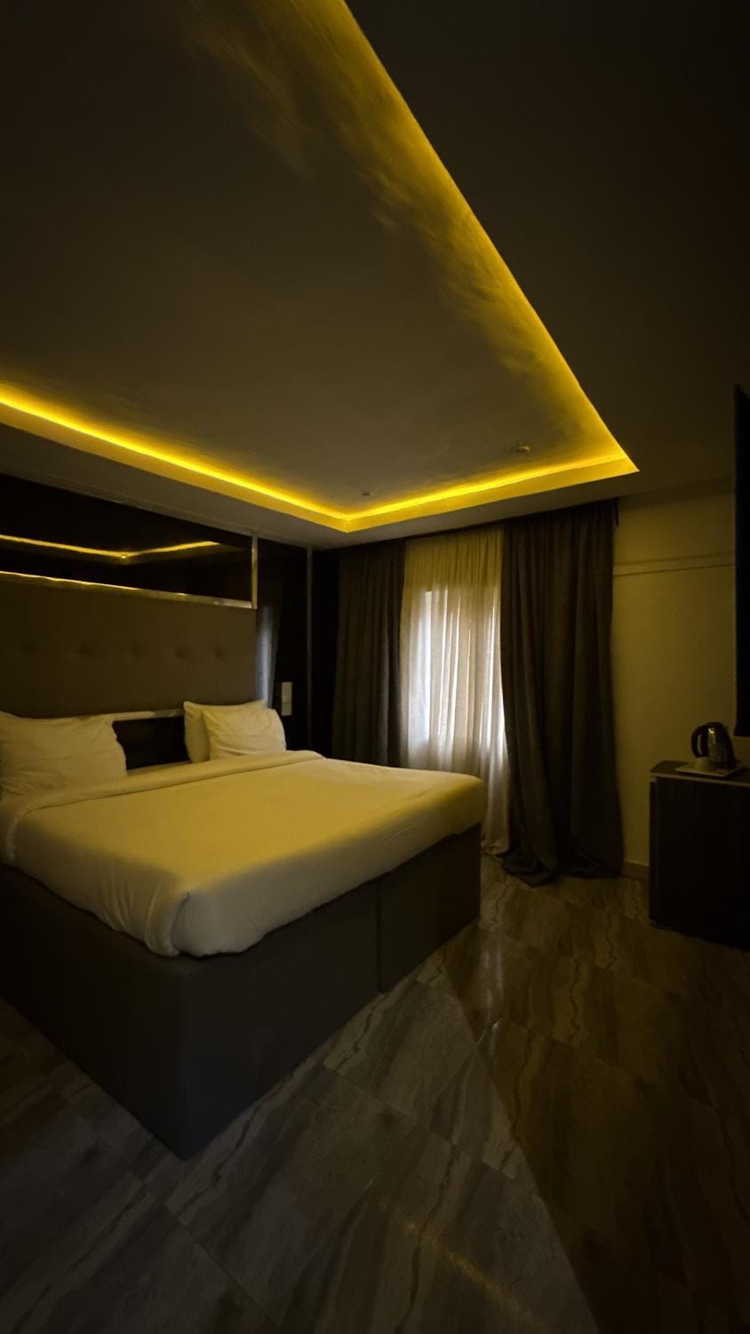 Tatafish Hotels Premium Rooms & Complimentary Meals Hotel in Abuja