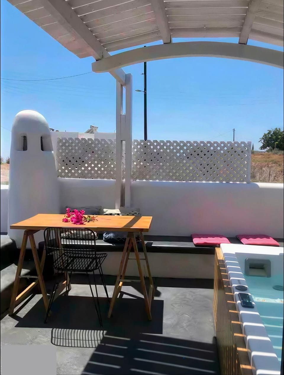 Jaccuzzi Romantic Suite in Firostefani,sea view! Apartment in Thera