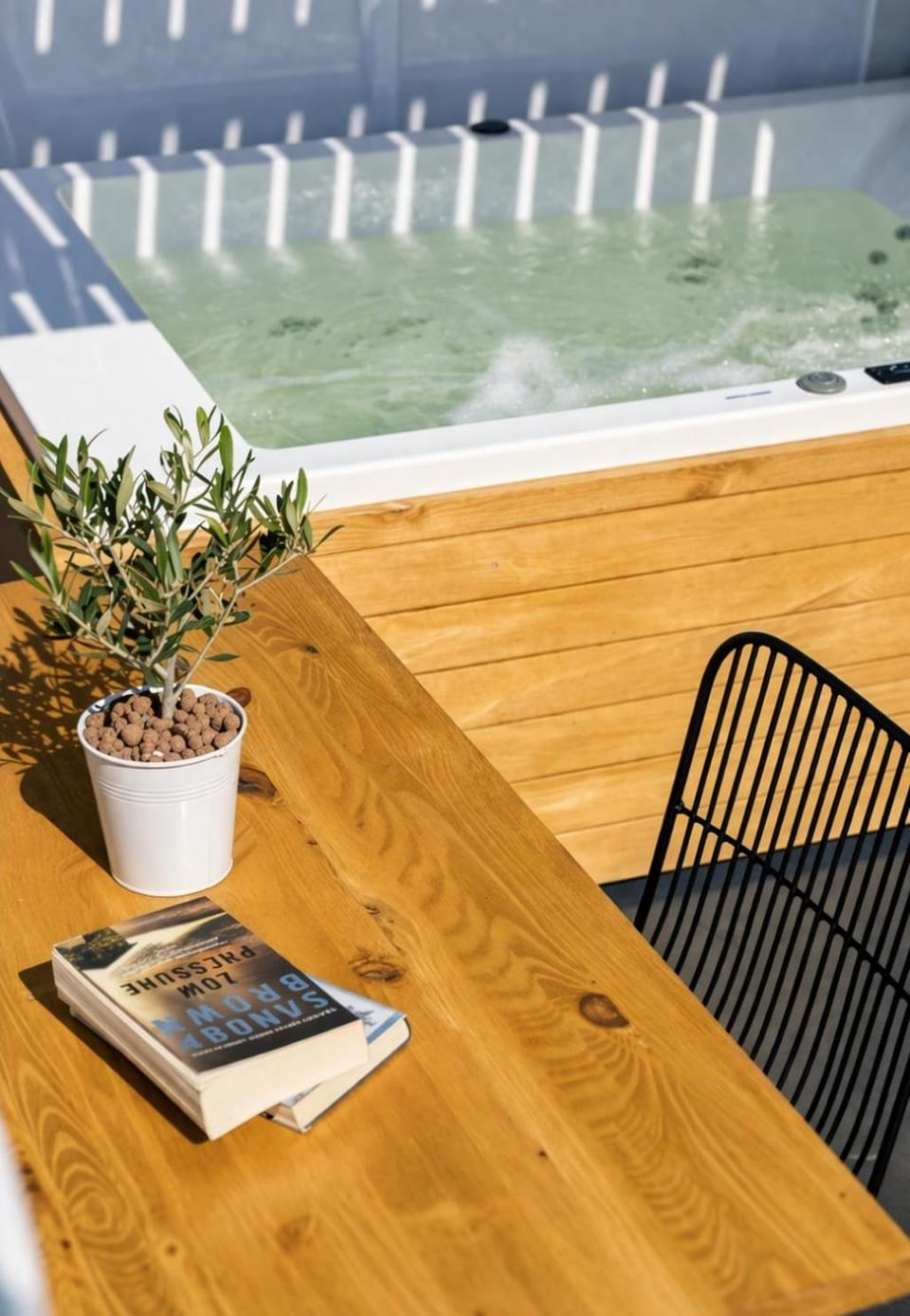 Jaccuzzi Romantic Suite in Firostefani,sea view! Apartment in Thera