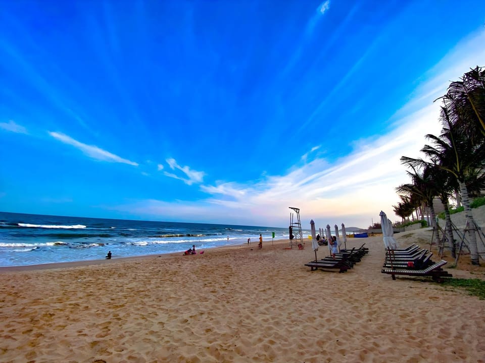 Nearby landmark, Day, Natural landscape, Beach, Sea view, sunbed