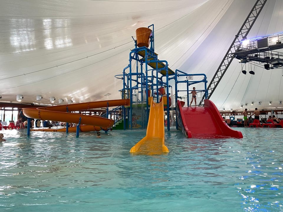 Aqua park, Swimming pool