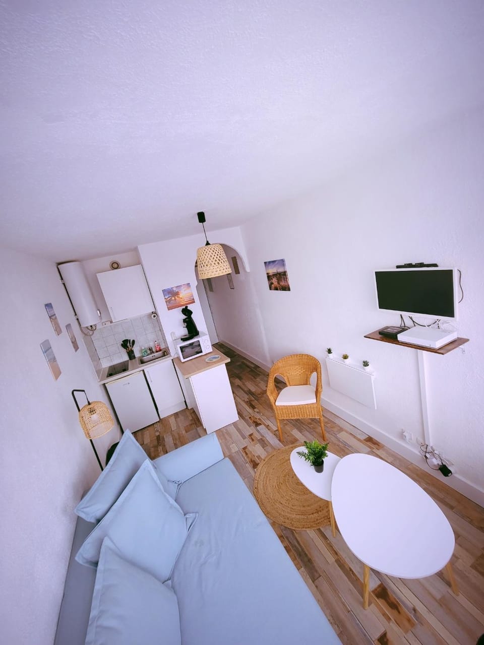 Communal lounge/ TV room, TV and multimedia, Living room, Seating area, Dining area, hair dresser, minibar