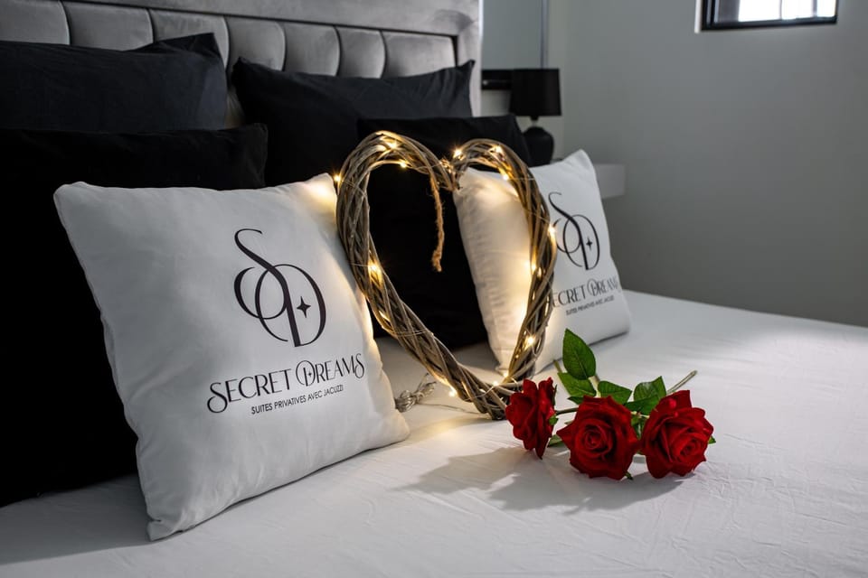 Bed, Decorative detail