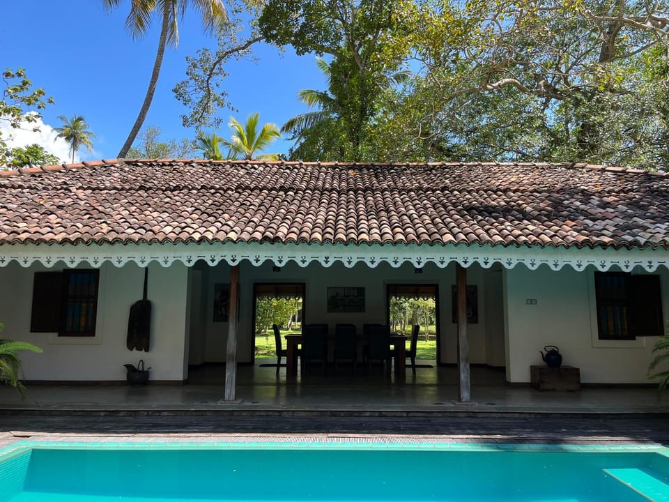 Dining area, Swimming pool