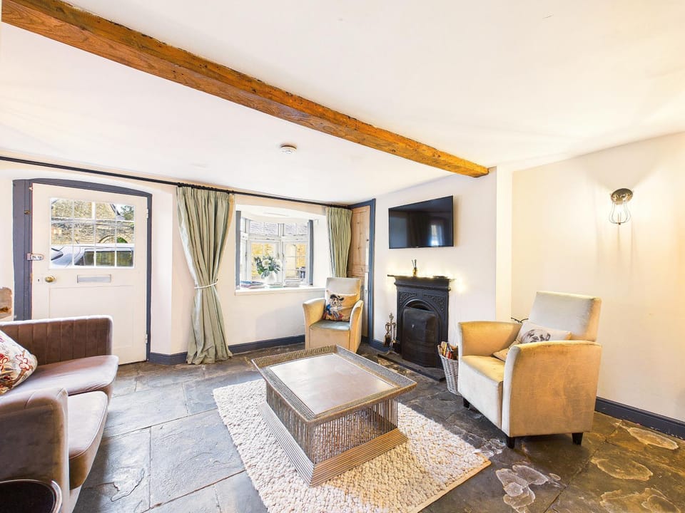 Communal lounge/ TV room, TV and multimedia, Living room, Dining area