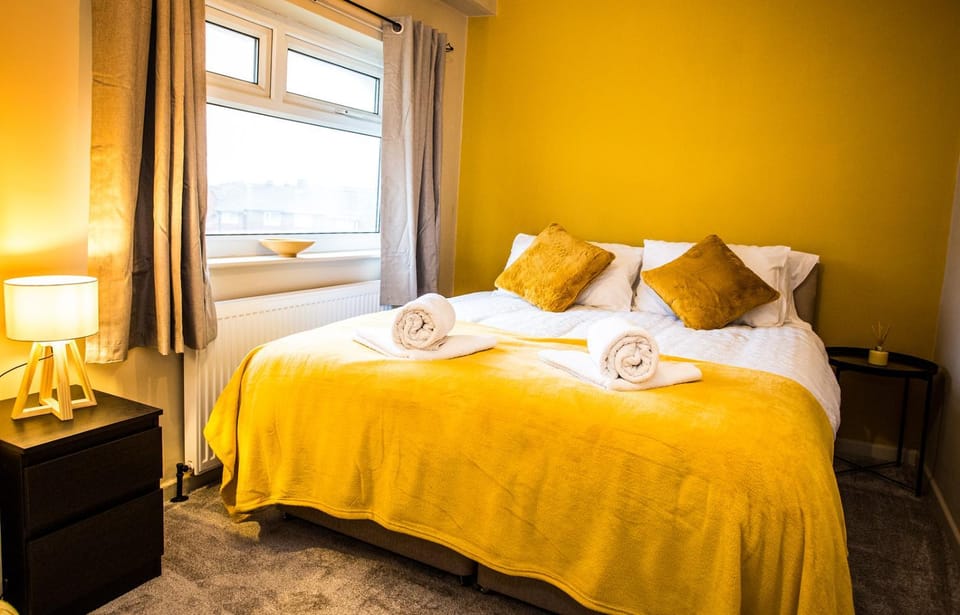 Bed, Bedroom, heating, internet, towels, wardrobe