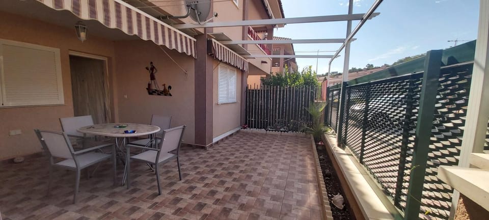 Adosado con piscina y terraza a 700m de la playa House in Alacantí