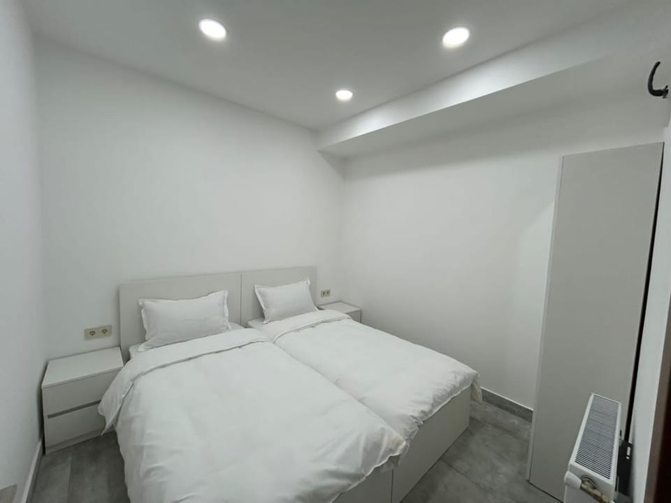 Bed, Bedroom, wardrobe