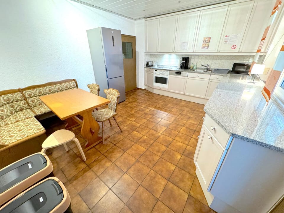 Dining area, kitchen
